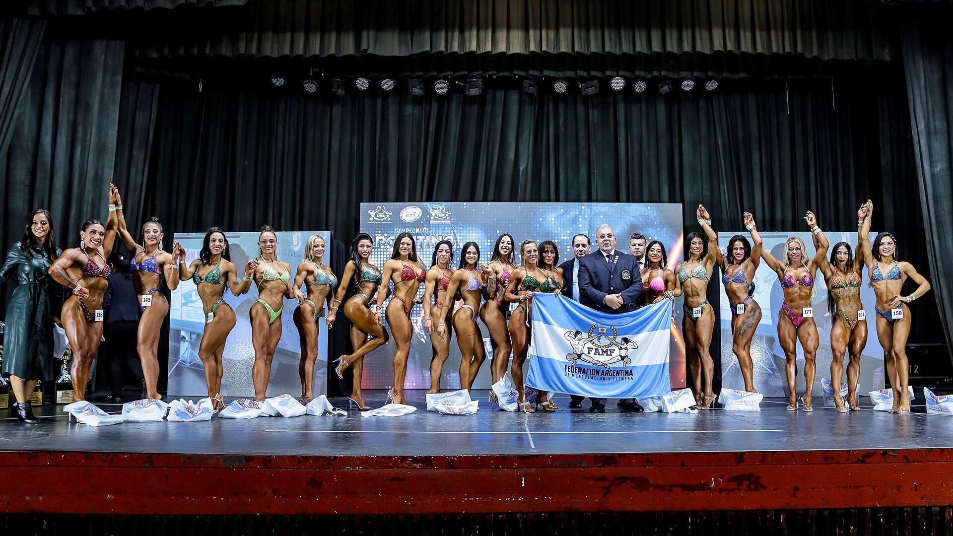 Madre de Dos se Convierte en Subcampeona de Fisicoculturismo en su Estreno