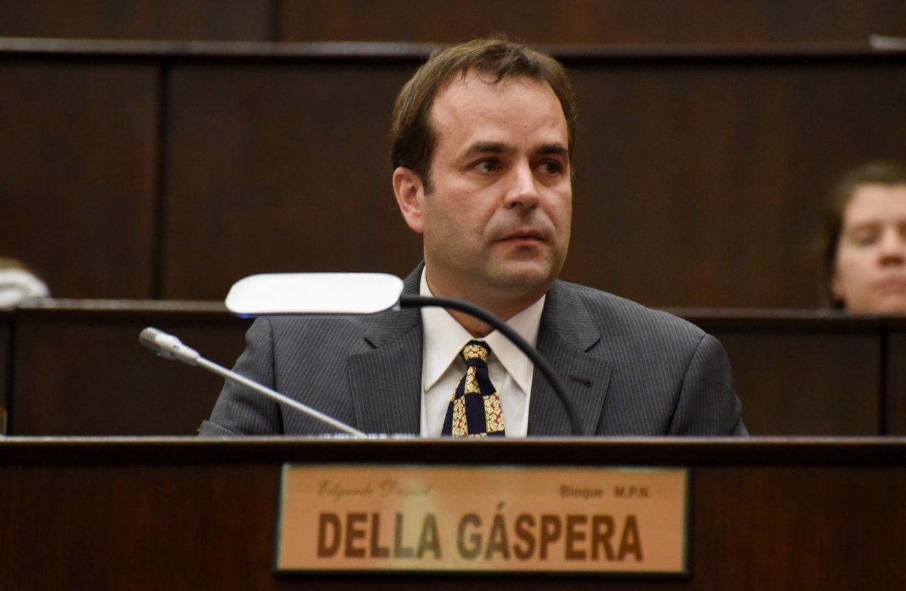 Ex diputado neuquino investigado en Chile por presunto contrabando de municiones