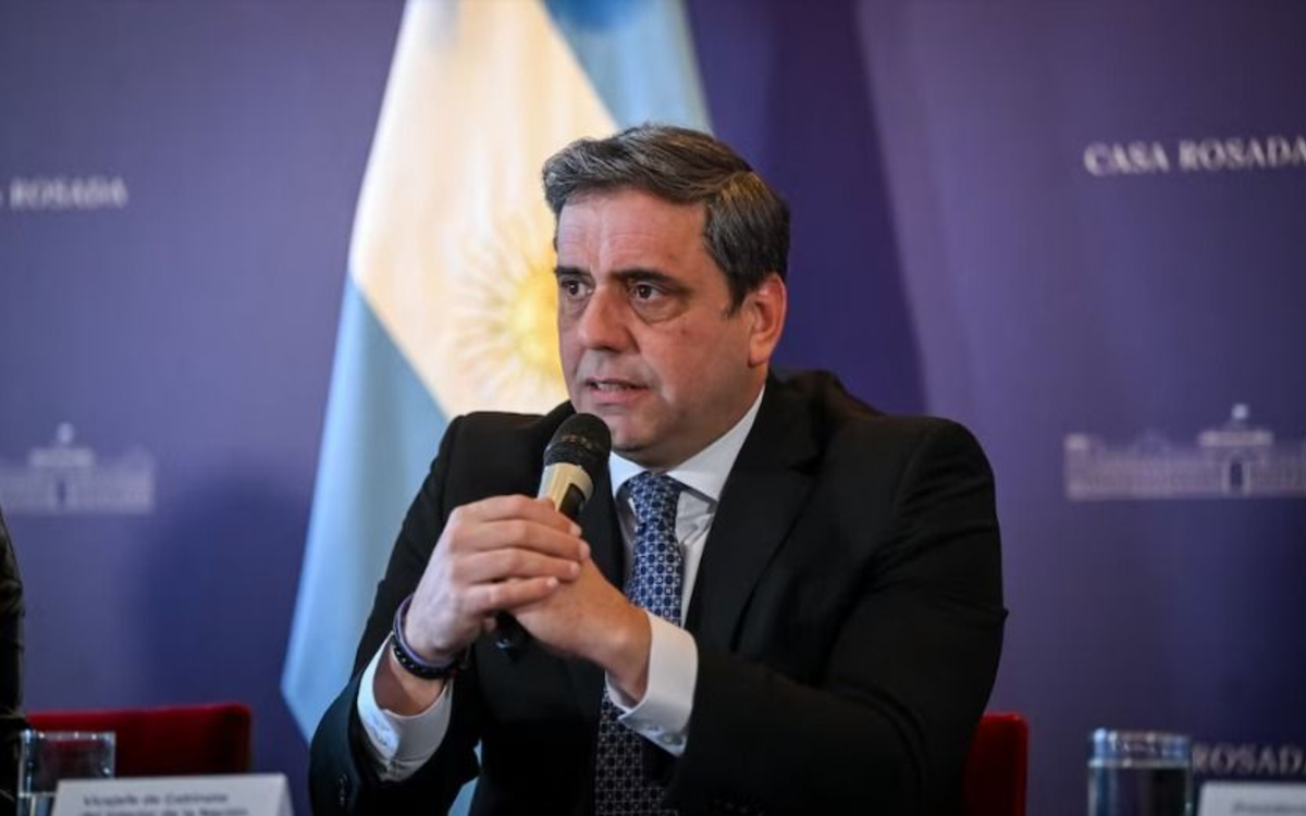 Lisandro Catalán asume y vuelve a funcionar el Ministerio del Interior