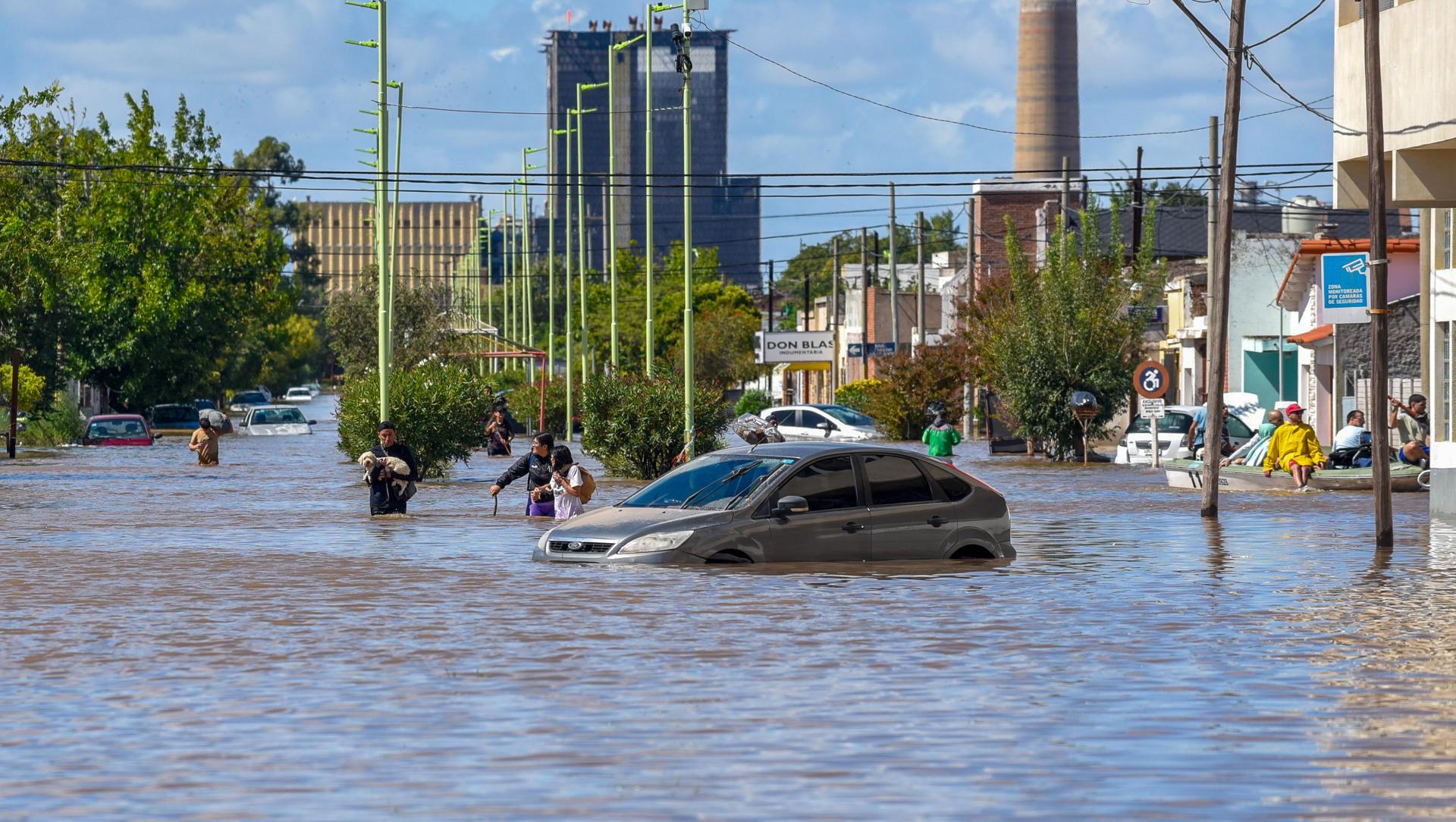 Anuncian fondo de $200 mil millones para ayudar a los afectados en Bahía Blanca