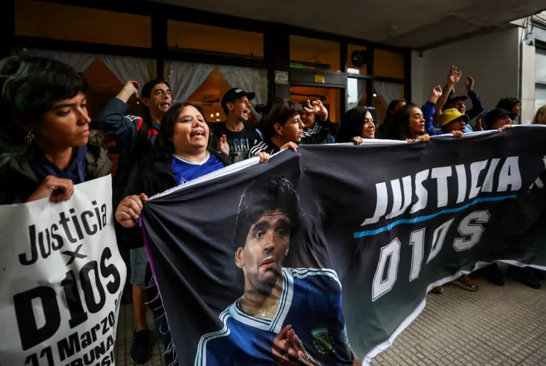 Postergan por una semana el juicio por la muerte de Diego Maradona
