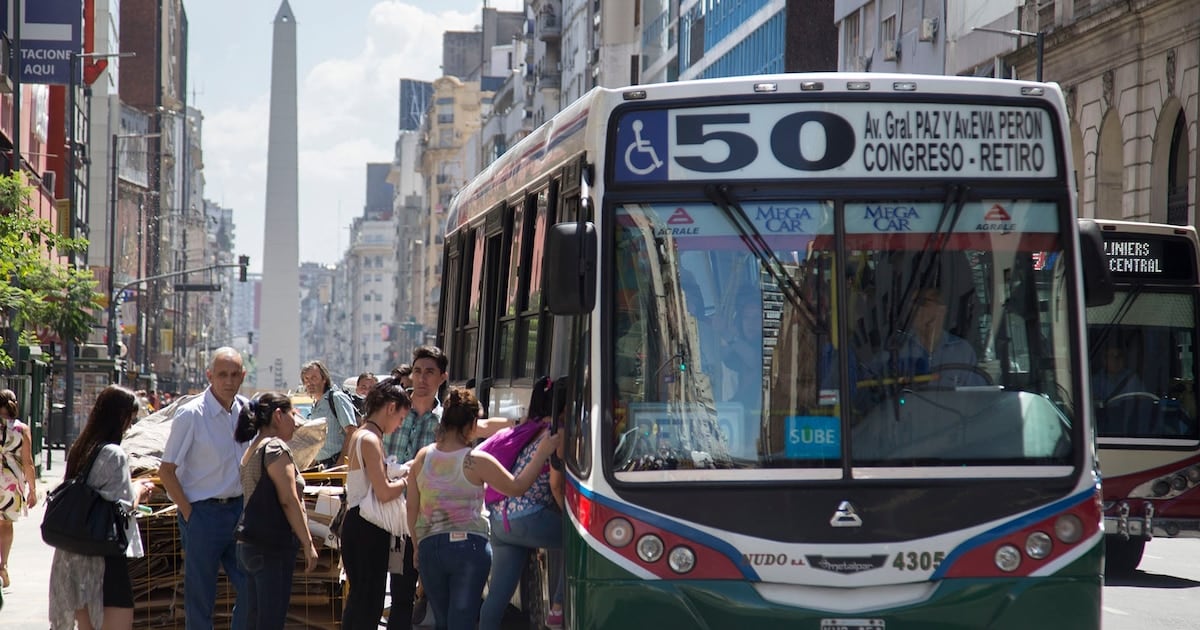 Desde el 1° de octubre, el boleto mínimo de colectivo en la Ciudad quedará en 920,48 pesos y el viaje en subte pasará a 1.817 pesos