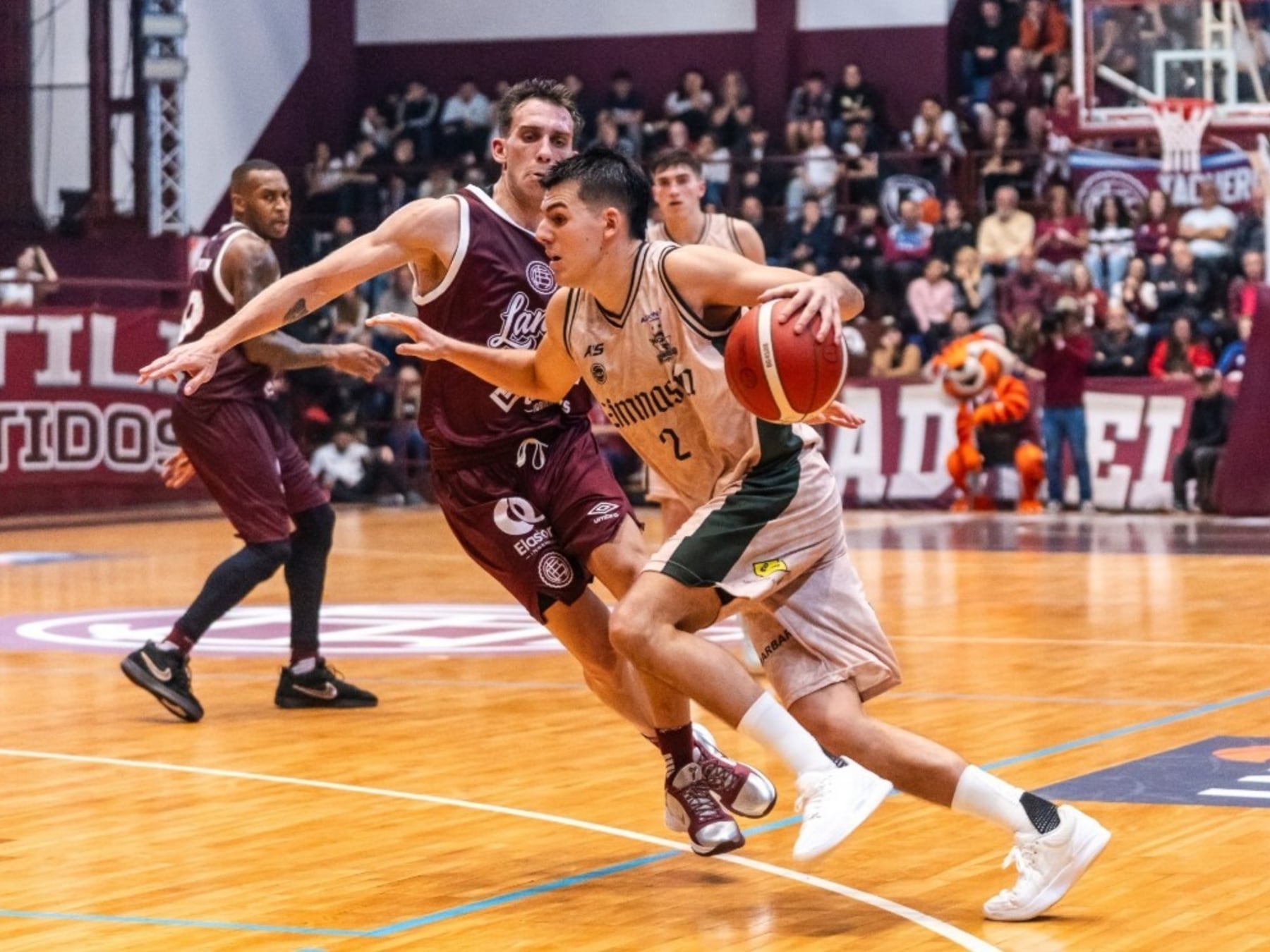 El campeón arrancó la vendimia con un racimo de puntos en el sur