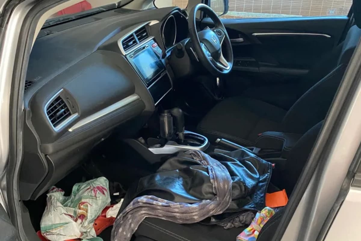 El auto como espejo de la rutina: lo que dice (y lo que no dice) un habitáculo desordenado