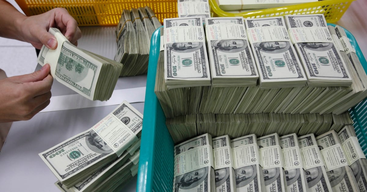 Con 1.545 pesos en la calle y 1.540 en el Nación, la brecha cambiaria se reduce al mínimo del lunes 5 de octubre