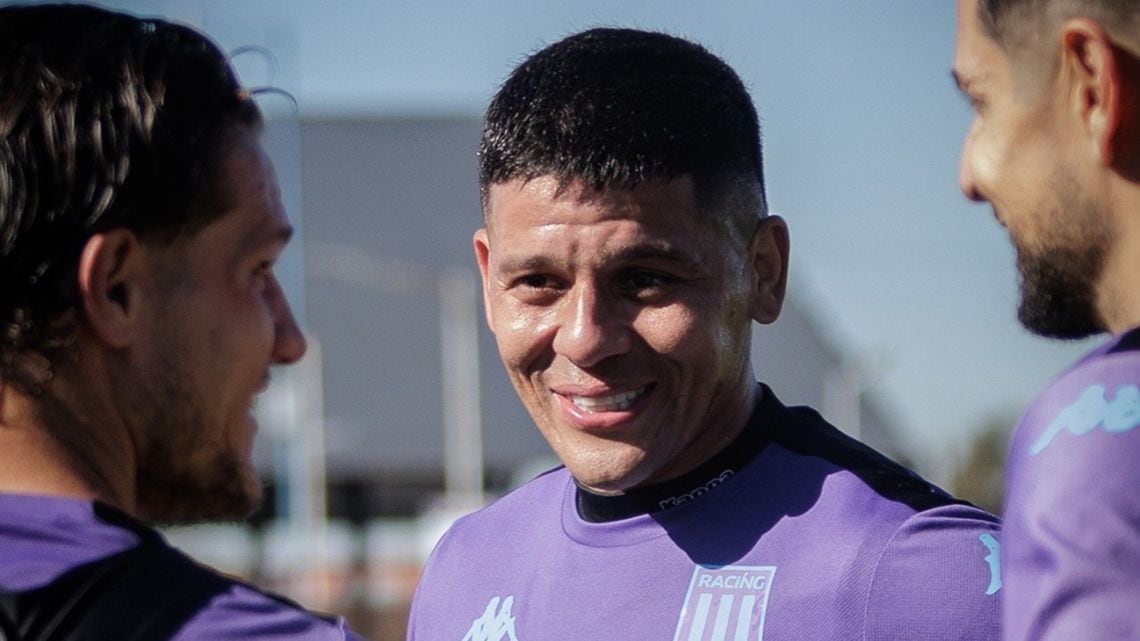 La vendima de Estudiantes se quedó sin granos y ahora ruega por una uva bendecida: Marcos Rojo sigue sin habilitar y el reloj corre hasta el viernes