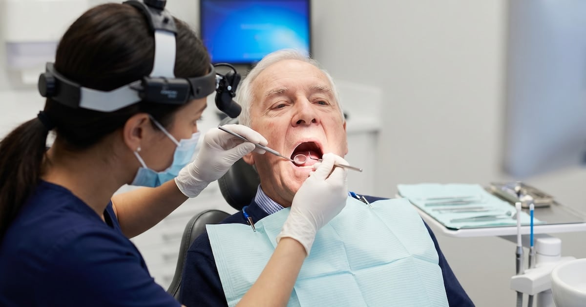 La boca como espejo: lo que la caída de dientes revela en los adultos mayores del sur de Mar del Plata
