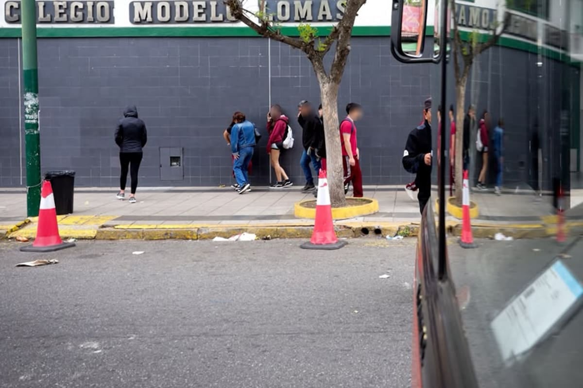 El fantasma digital que se metió en la Escuela de Enseñanza Media de Lomas: cuando una foto de Instagram se vuelve pesadilla