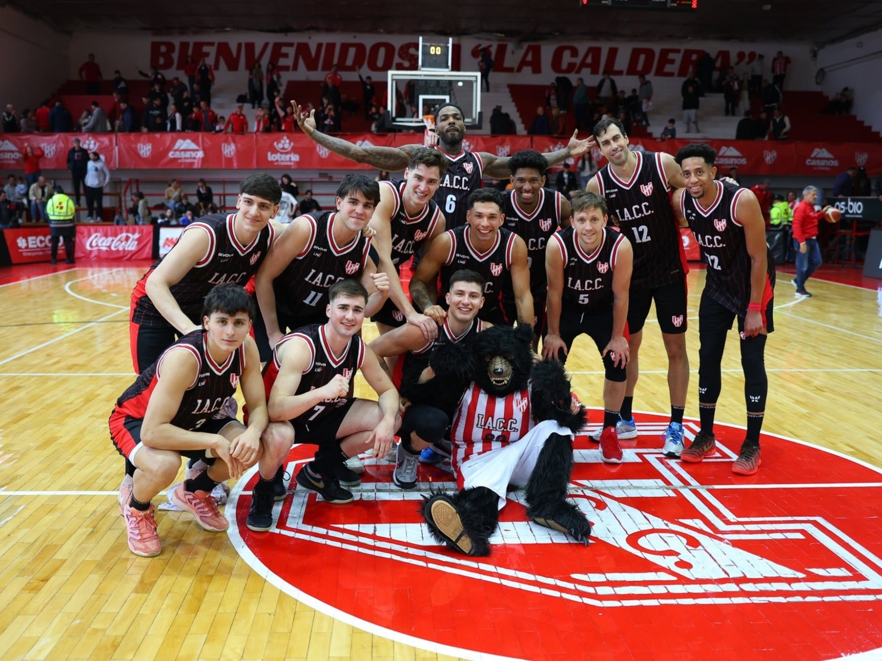 La Gloria se sacó el guante en el Sandrín: Instituto ganó en doble overtime y Ferro se fue con las manos vacías
