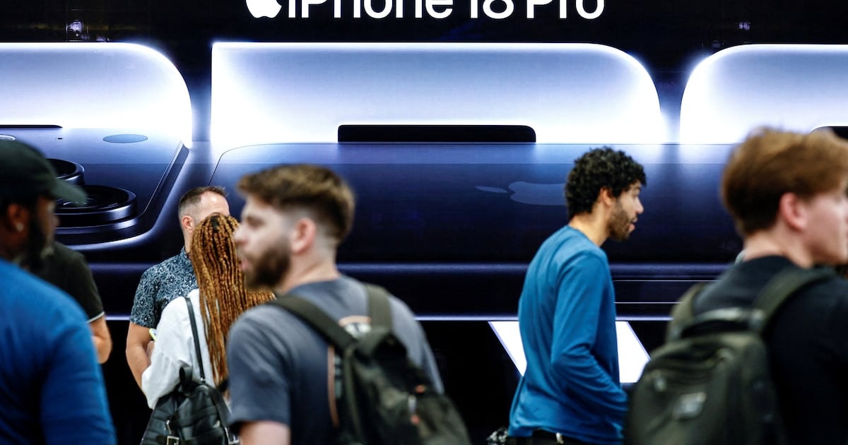 La estampida de la memoria por la IA subió el precio del iPhone 18 Pro y le complicó la jugada a Apple