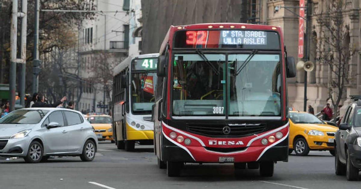 El boleto de colectivo en Argentina: una brecha de cuatro veces entre la ciudad más cara y la más barata