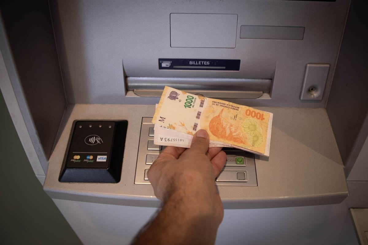 3.944 filiales y un sistema que se muda a la pantalla: el banco argentino pierde 672 sucursales desde 2019