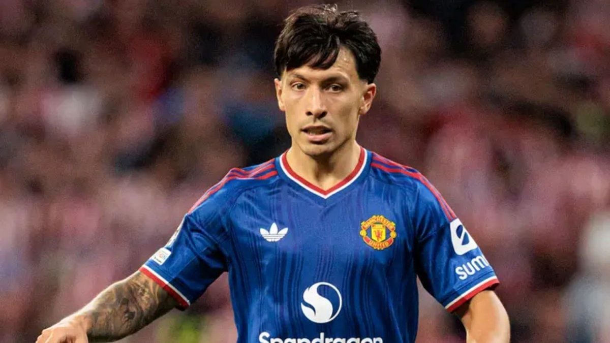 Lisandro Martínez pidió uva y Rooney le bajó el precio