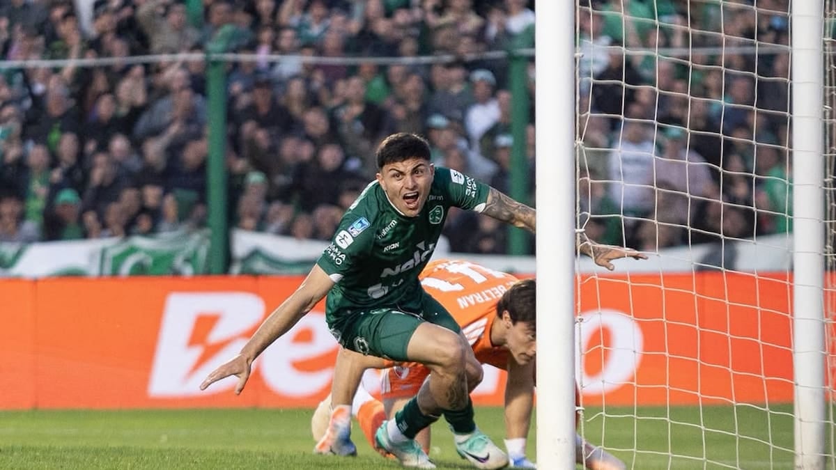 Sarmiento le amargó la tarde a River en Junín y se prende arriba