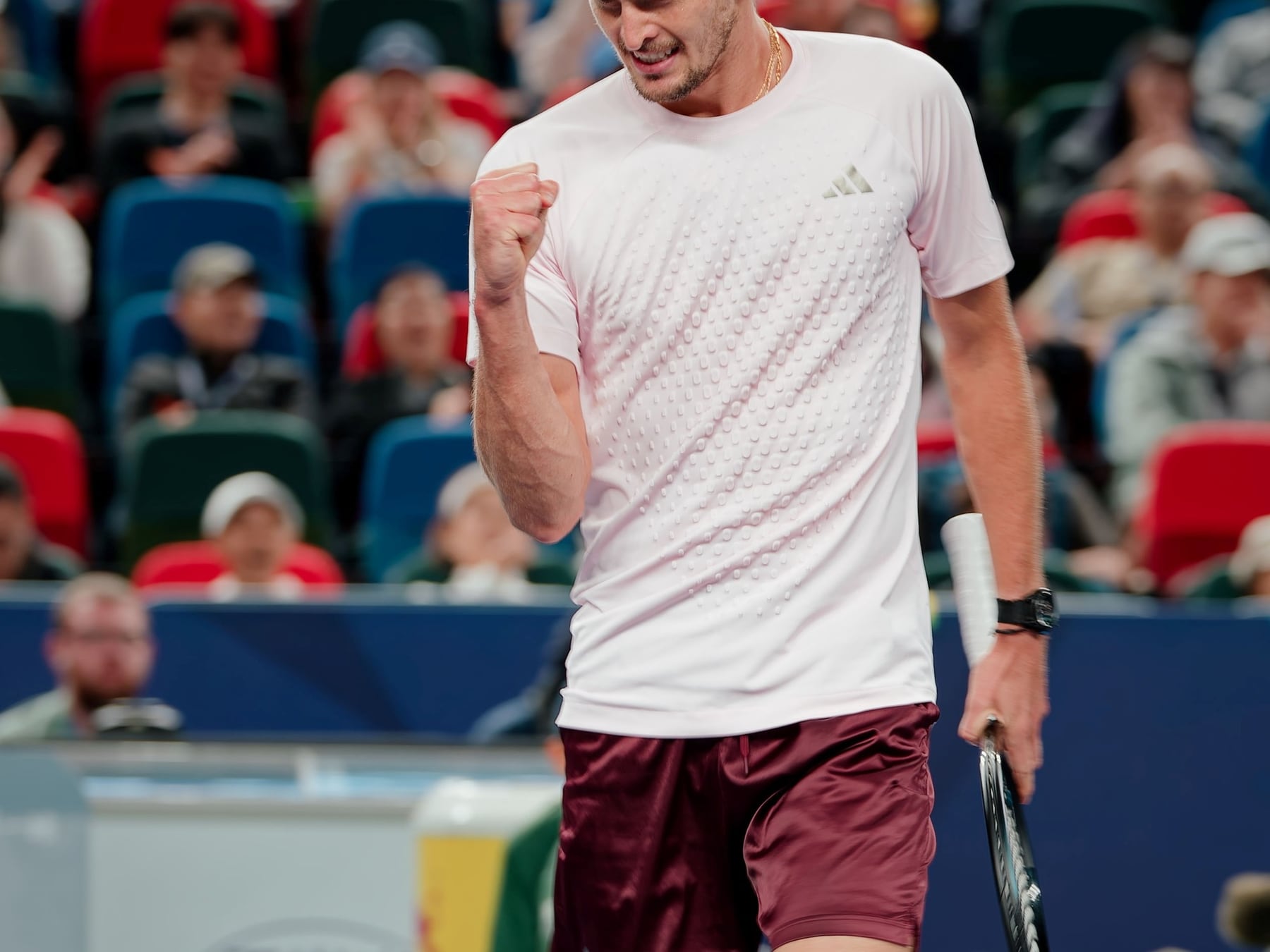 Zverev liquidó a De Miñaur sin dramas y se metió entre los cuatro mejores de Shanghái