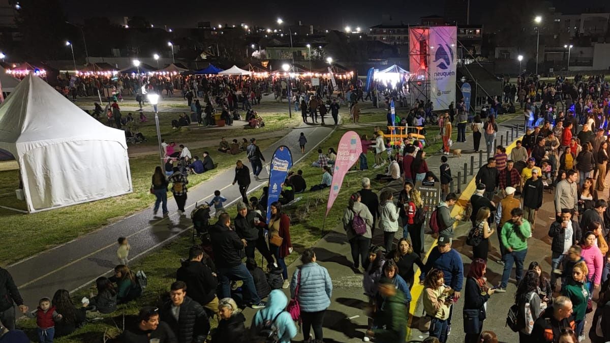 El Parque Jaime de Nevares se viste de feria para festejar a las madres con 170 puestos y brasas hasta la noche