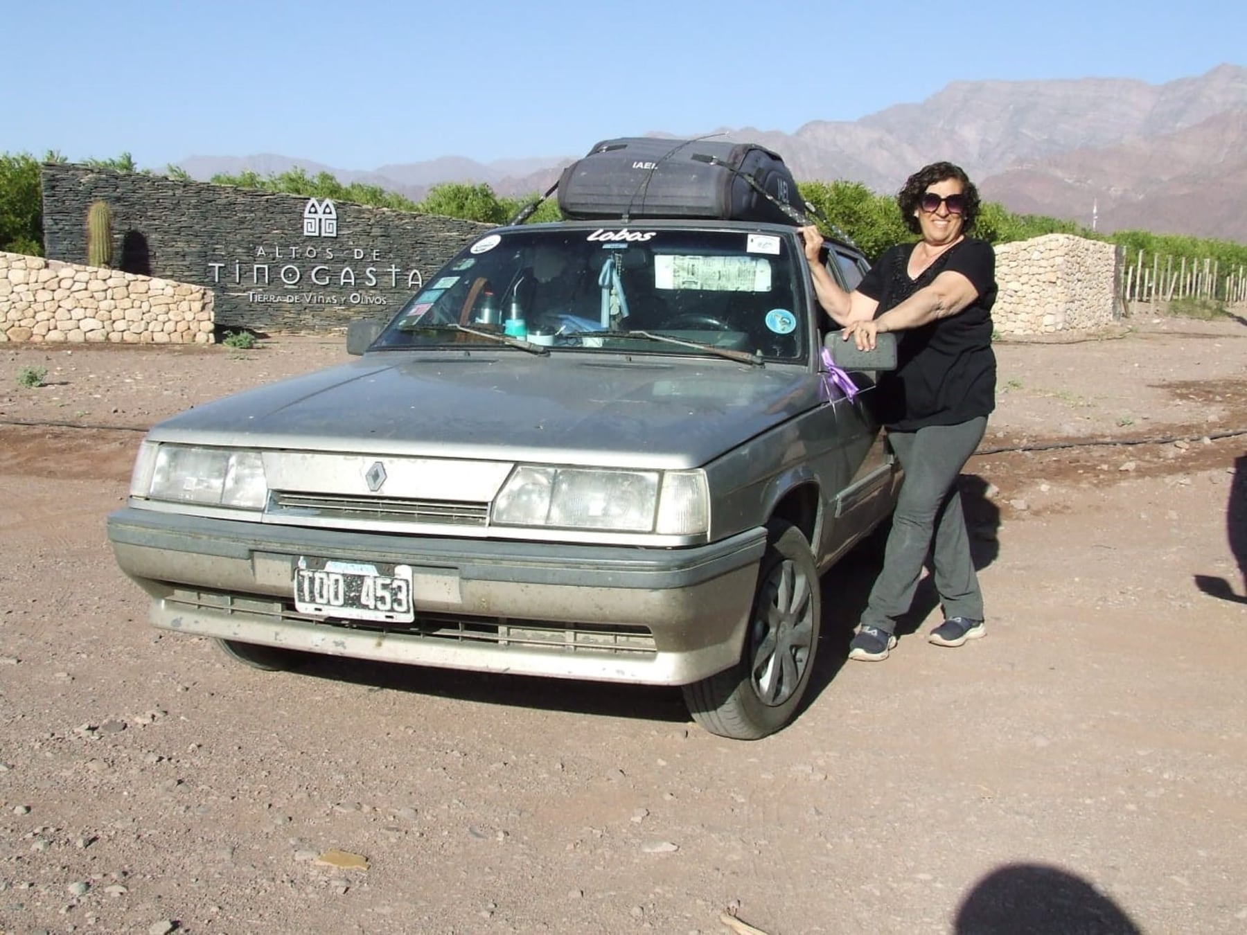 A los 63, sola y sobre ruedas: la mujer de Lobos que armó su casa rodante en un Renault 11 y ya conoce desde Las Grutas hasta Iruya