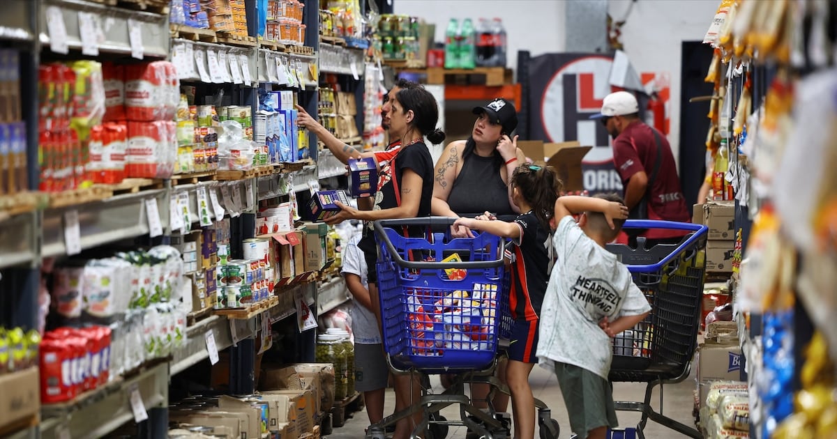 La inflación se afirma en una franja mensual de entre 1,6% y 1,8% y prolonga su zigzag hasta bien entrado 2027