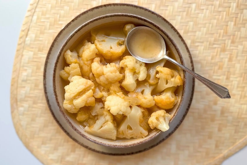 Sopa de coliflor troceada: la versión con cuerpo que se come de a bocados