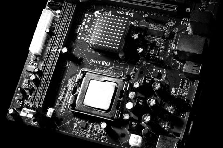 GIGABYTE suma placas AM5 de formato blanco con estética anime