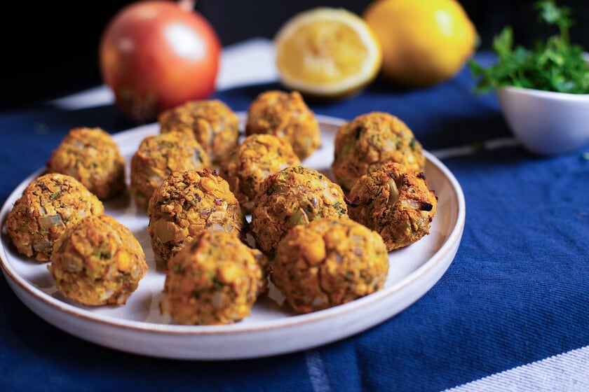Bolitas veganas de garbanzos y brócoli: una receta fácil para cenar