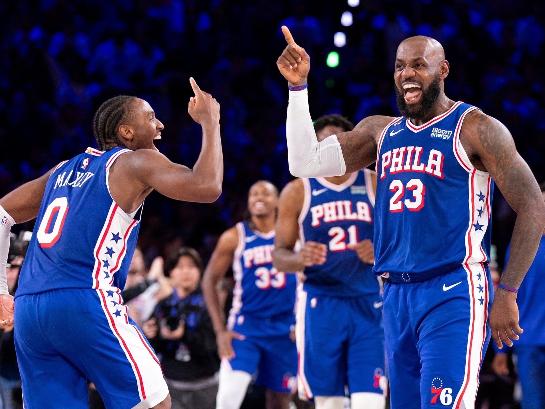 Philadelphia dio vuelta la historia y LeBron festejó su debut local