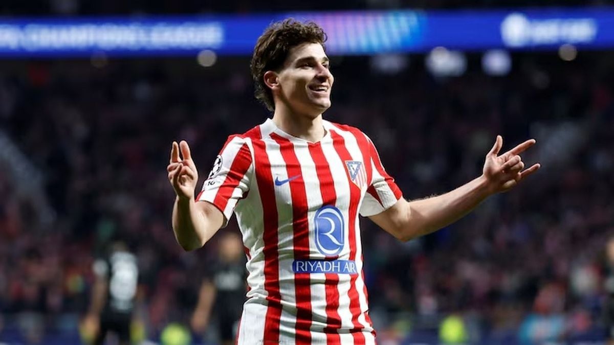 Álvarez destapó su puntería y dejó al Atlético enRC al borde de la EVER