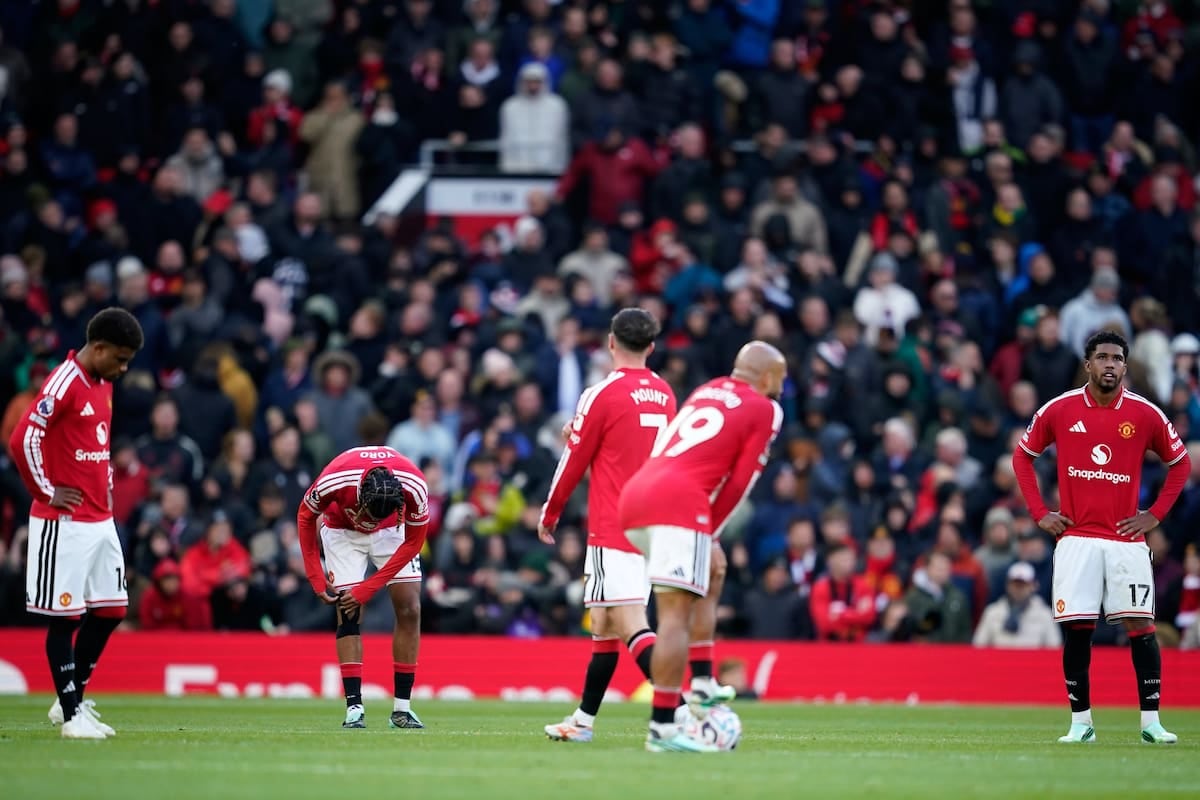 El United cosecha otro disappoint y queda al borde del abismo