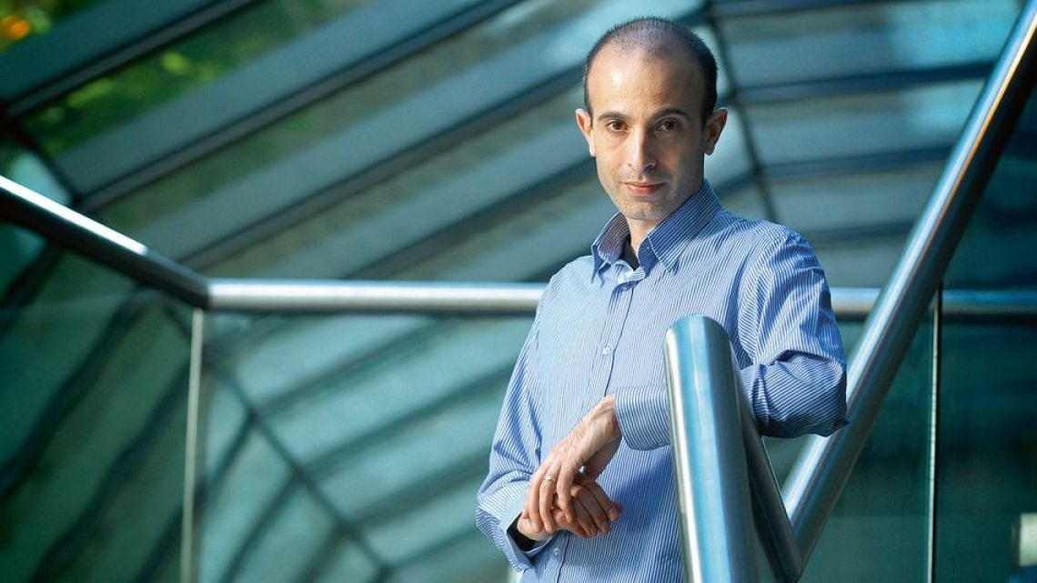 Harari advierte que la inteligencia artificial podría tomar decisiones financieras que no entendamos